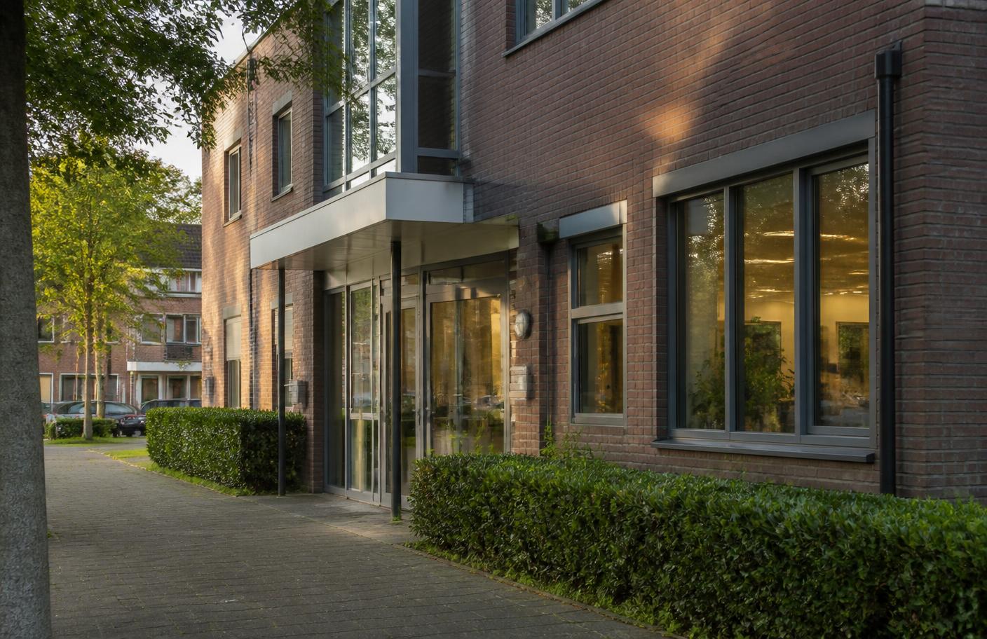 Het pand van de praktijk aan de Dunantstraat in Zoetermeer